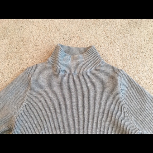 Sweater - Picture 5 of 6